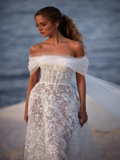 Elegant & Gorgeous A-Line Boho Wedding Dresses Off The Shoulder Appliqued Sweep Train Tulle Bridal Gowns With Pocket