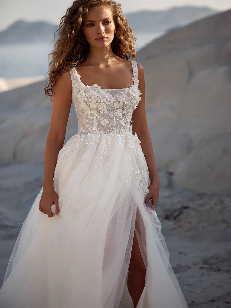 Classic & Elegant A-Line Boho Beach Wedding Dresses Spaghetti Beads Appliqued Sleeveless Tulle Sweep Train Bridal Gowns With Slit