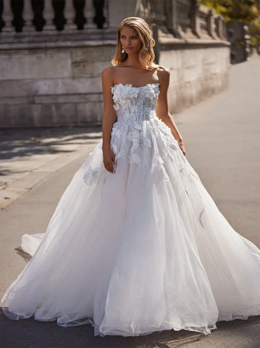 Gorgeous & Classic A-Line Boho Beach Wedding Dresses Sweetheart Sequins Appliqued Lace Up Tulle Sweep Train Bridal Gowns Custom