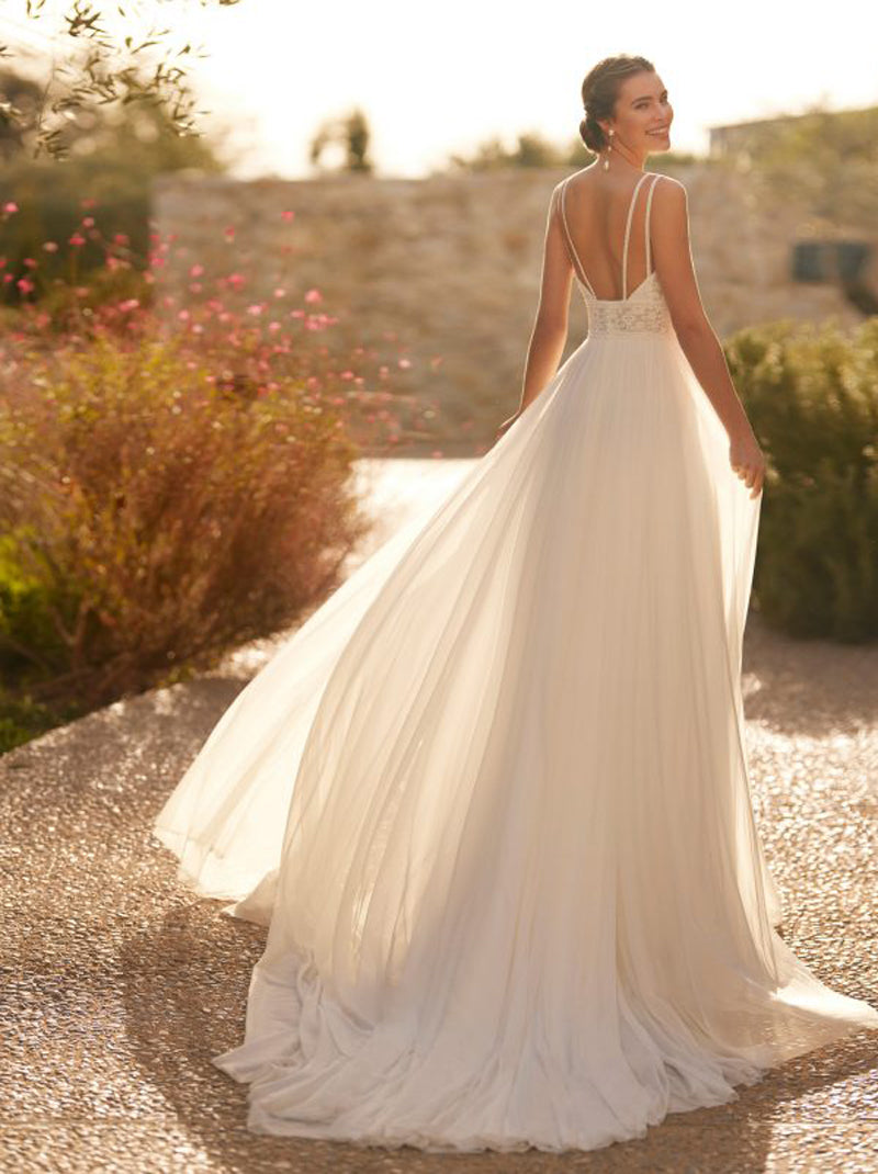 Ivory A-Line Wedding Dresses V-Neck Appliques Beads Side Slit Zipper Chiffon Sweep Train Bridal Gowns Custom Made